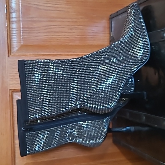 Steve Madden, Glass/fabric high- heel dress boot, gold/black,  size 8.5 - Picture 3 of 8